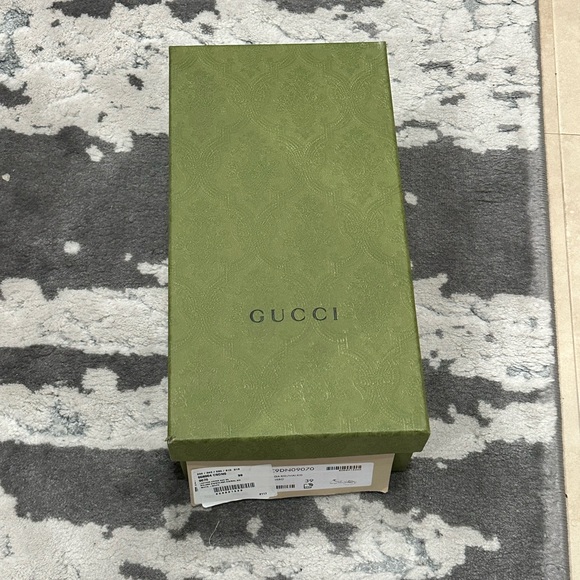 Like New Gucci Leather Flats - Picture 10 of 11